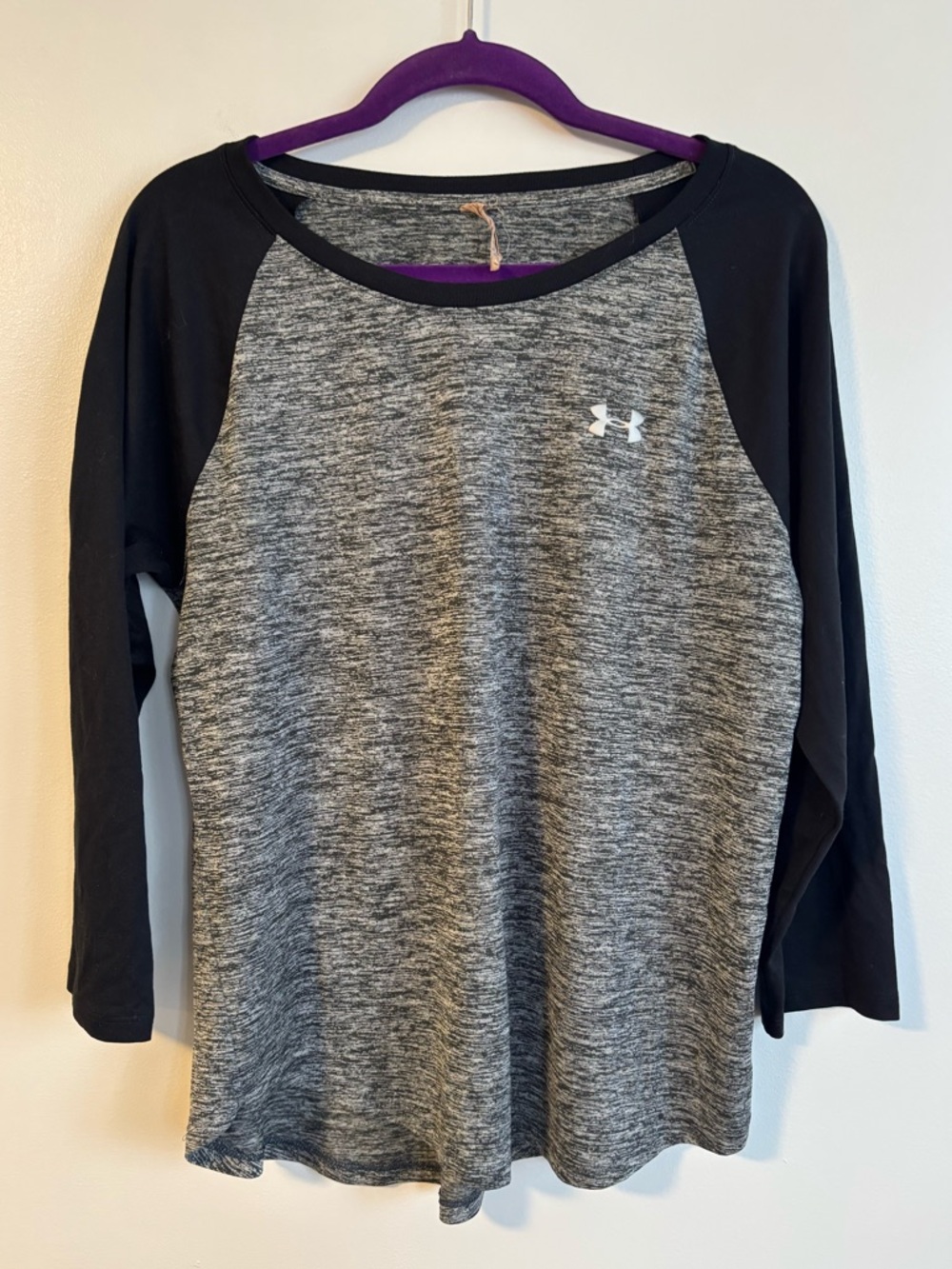 Under Armour 3/4 Long Sleeve Baseball Tee Black Gray Contrast shirt Medium